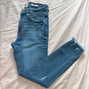 High Rise Skinny Blue Distressed jeans 👖